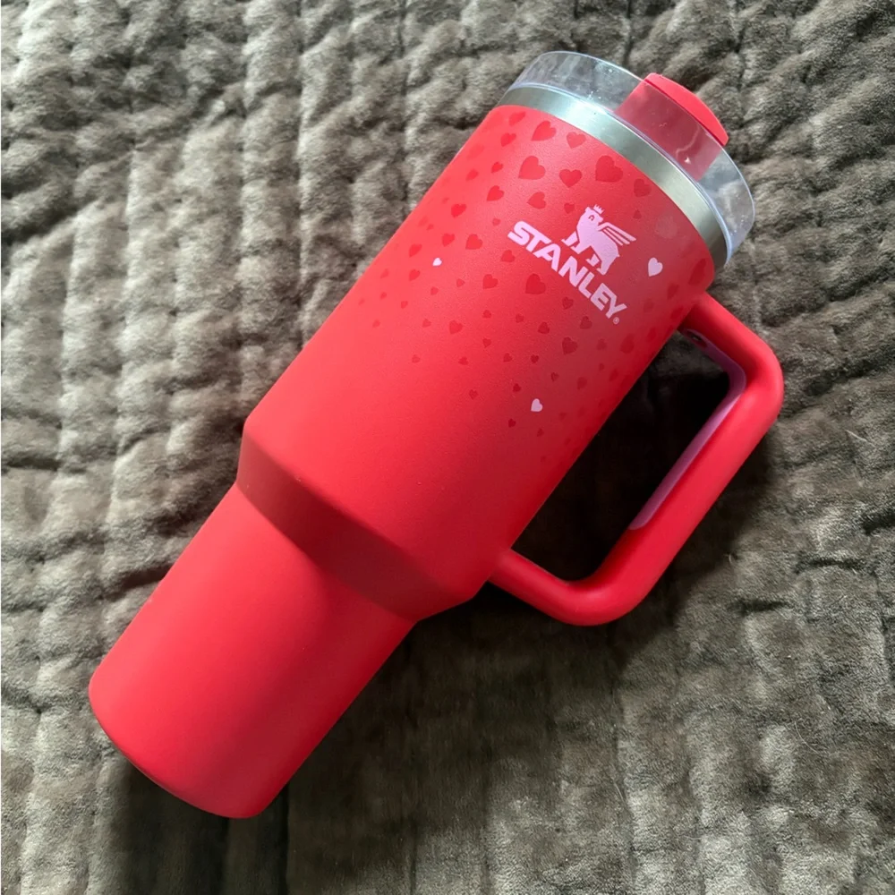 Stanley 40 oz Tumbler Red Valentines Day Hearts Stainless Steel Bottle - Picture 1 of 5